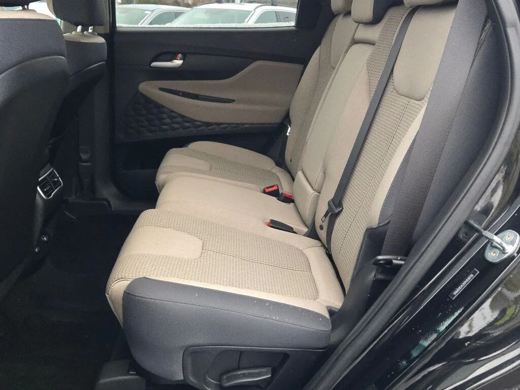 2023 Hyundai Santa Fe SE - Photo 17