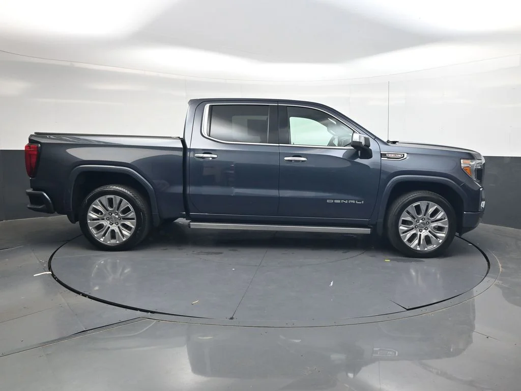 Used 2022 Blue GMC Denali image 4