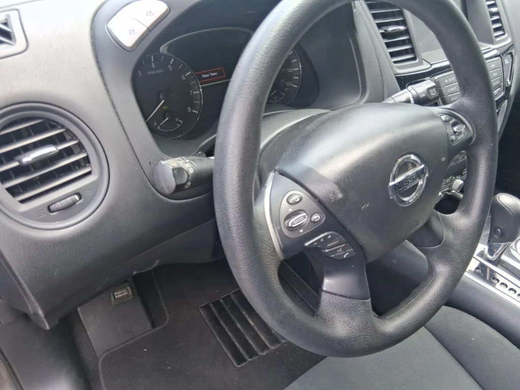Used 2019 Gray Nissan S image 9