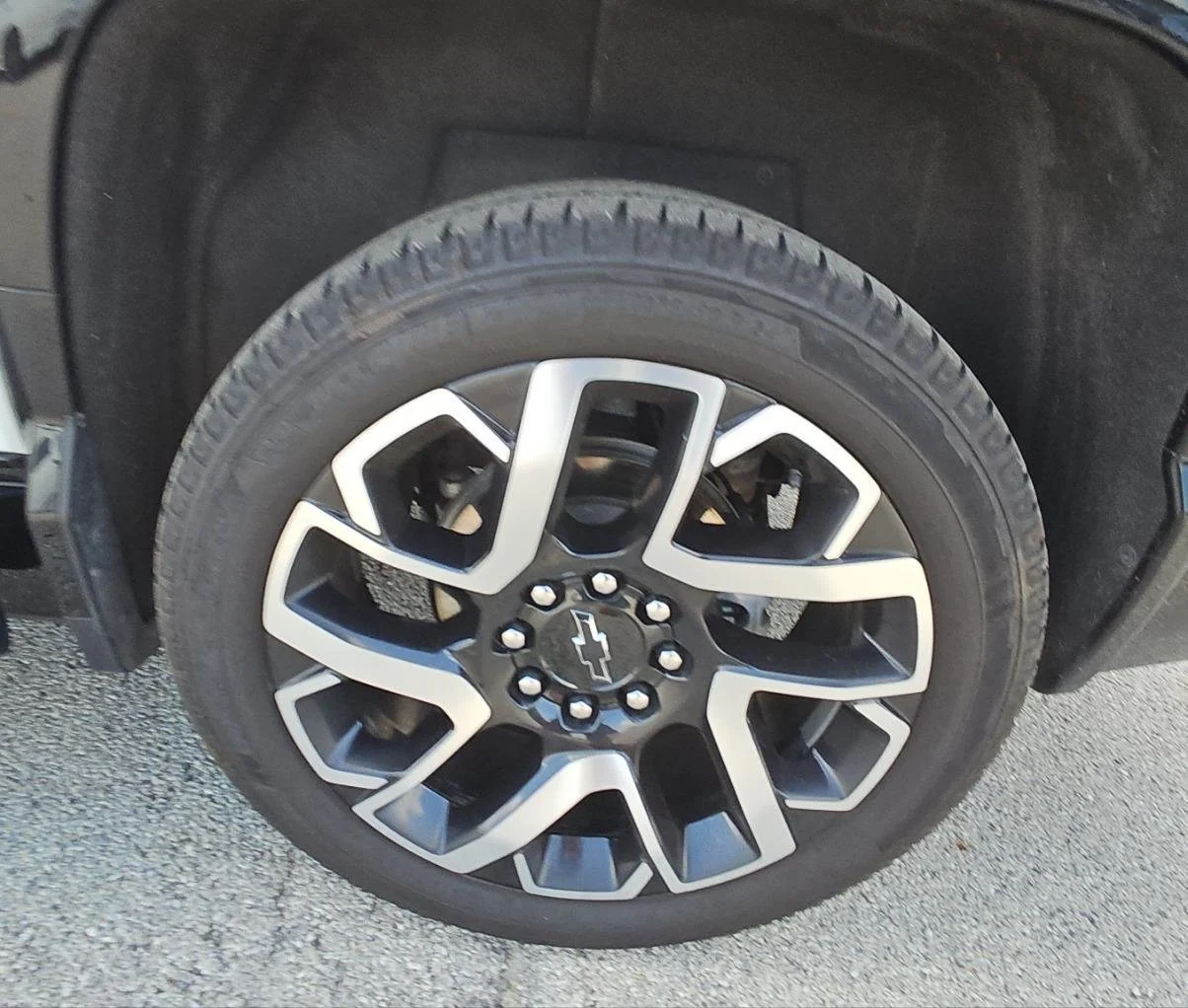 Used 2024 Summit White Chevrolet RST image 17