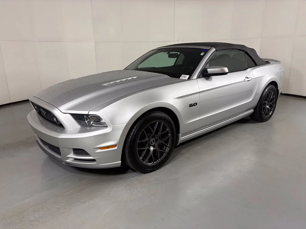 Used 2014 Silver Ford GT image 4