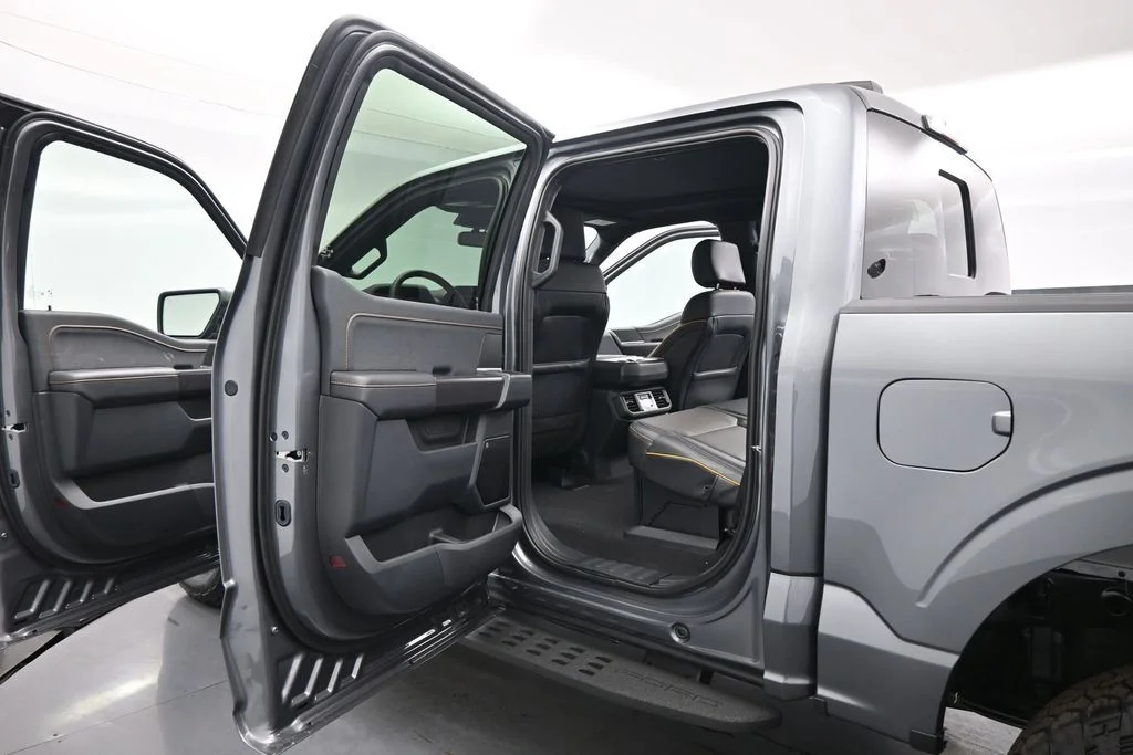 New 2026 Carbonized Gray Metallic Ford Tremor image 18