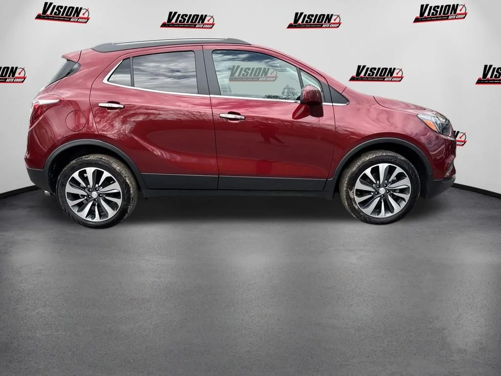 Used 2022 Red Buick Preferred image 4