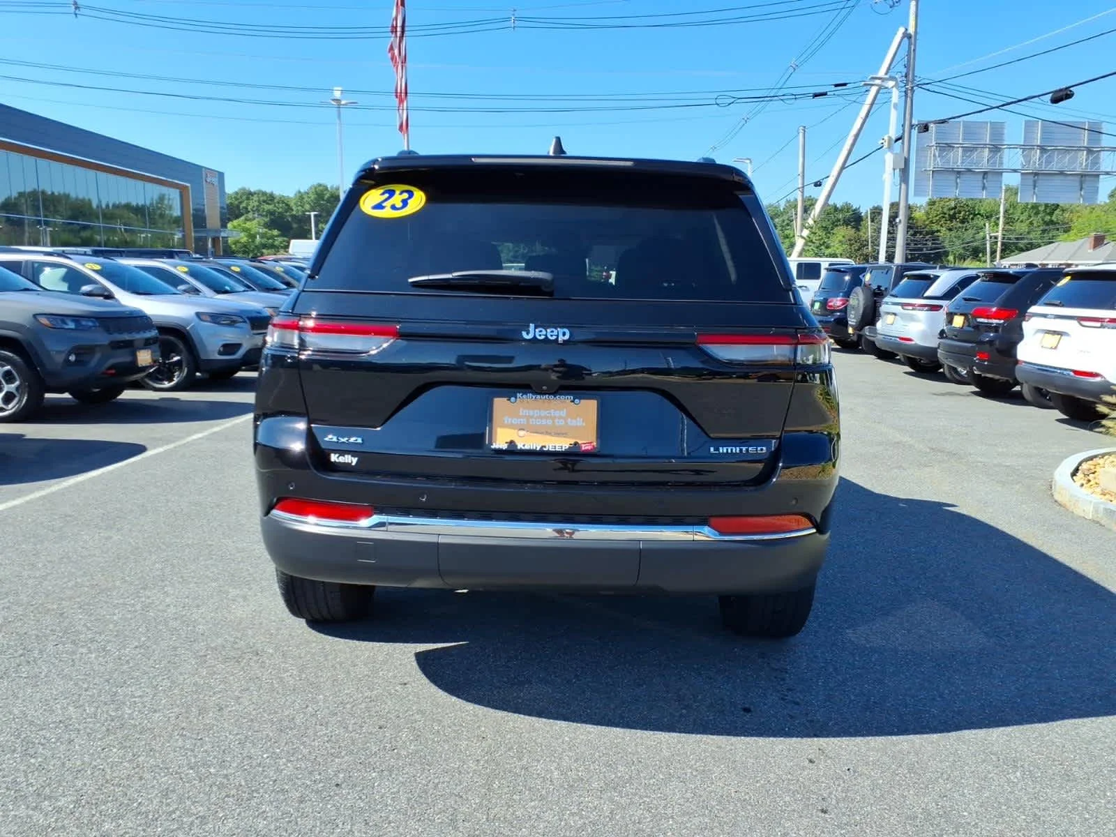 Certified Used 2023 Diamond Black Crystal Pearlcoat Jeep Limited image 9