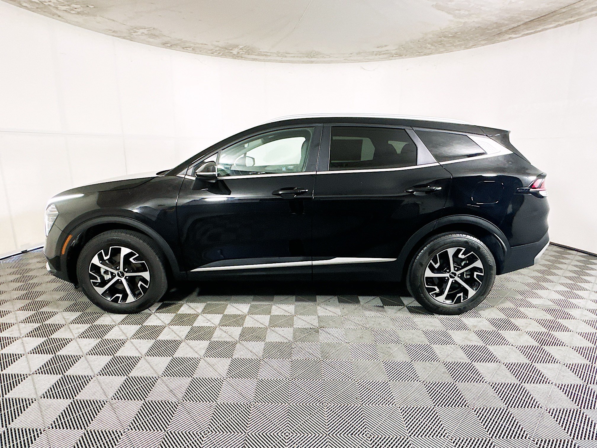 Used 2024 Ebony Black Kia EX image 6
