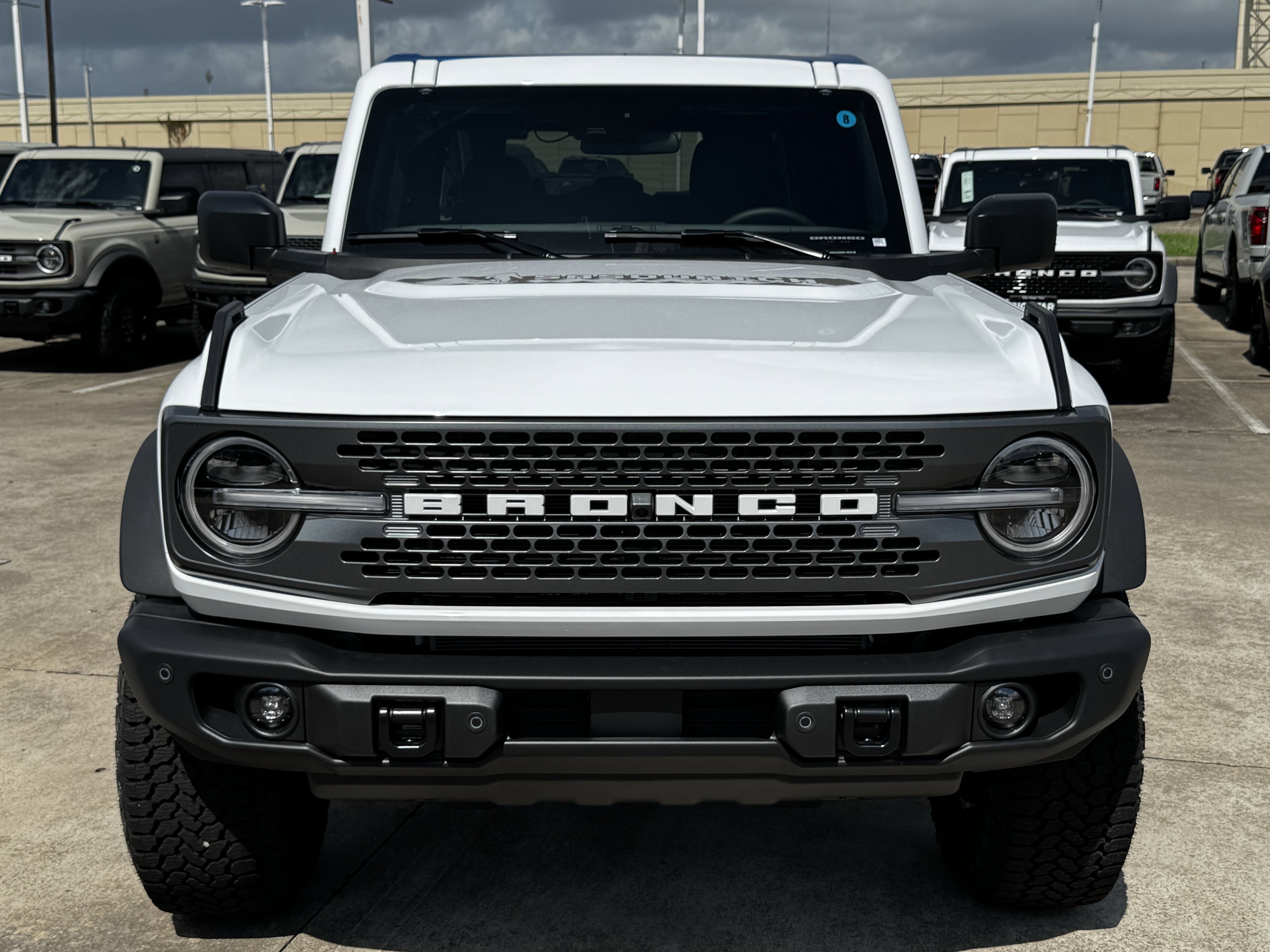 New 2026 Oxford White Ford Badlands image 3