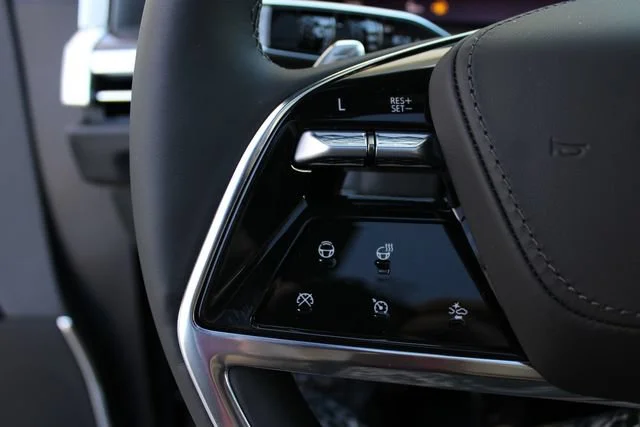 2026 Cadillac Escalade Platinum Sport - Photo 13