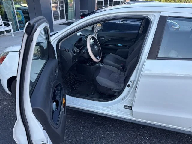 Used 2018  Mitsubishi SE image 6