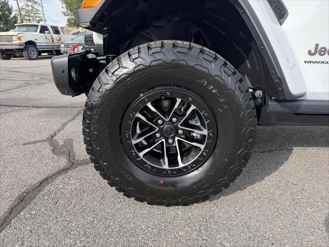 New 2027 Bright White Clearcoat Jeep Rubicon image 14