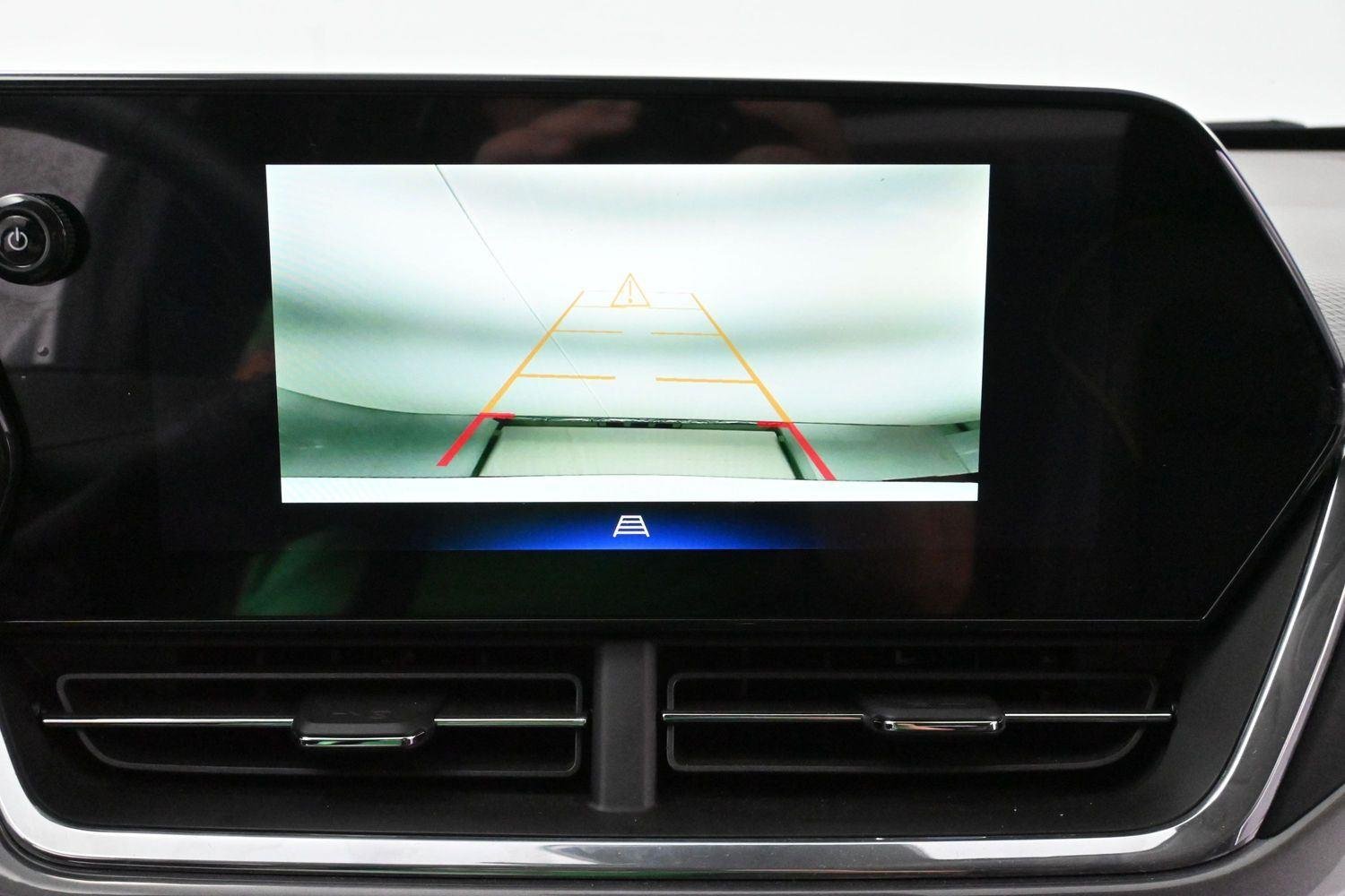 Used 2025 Summit White Chevrolet ACTIV image 22