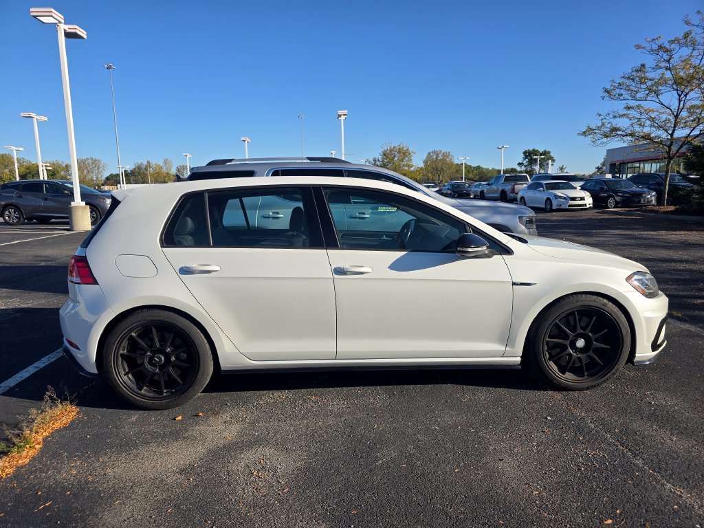Used 2018 White Volkswagen DCC & Navigation 4Motion image 8