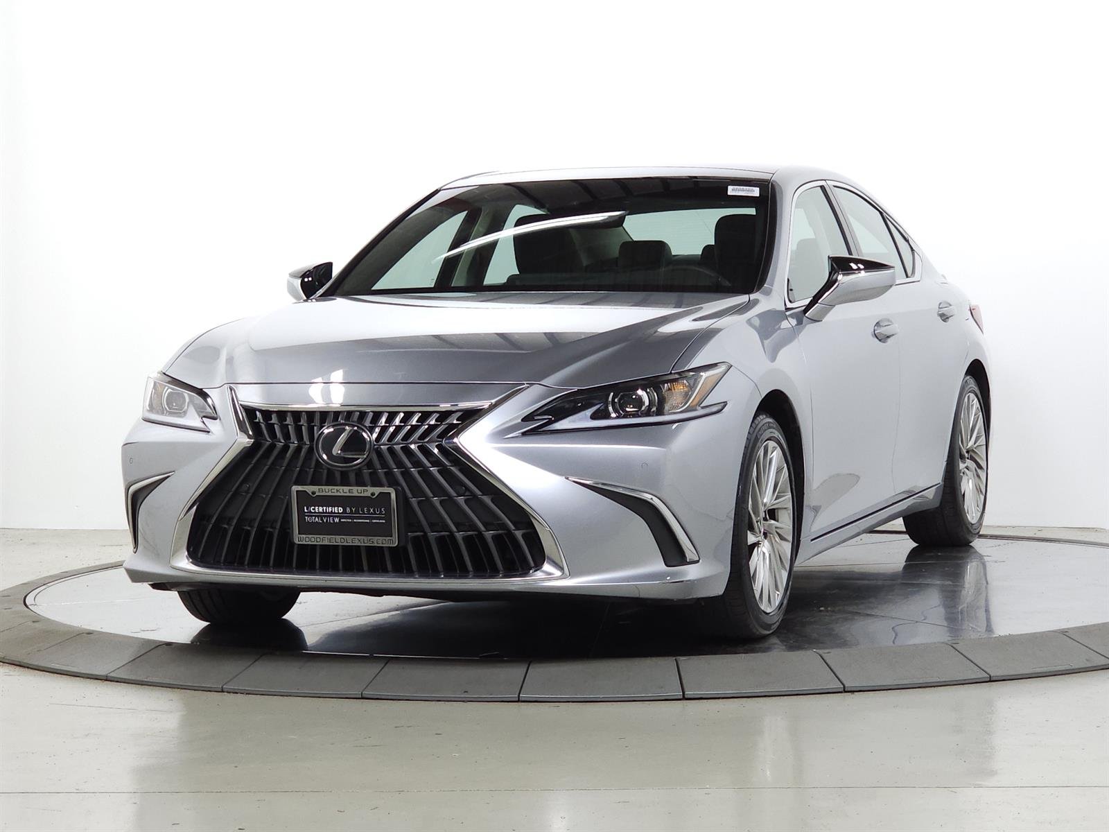 Certified Used 2023 Iridium 1l2 Lexus Luxury image 3