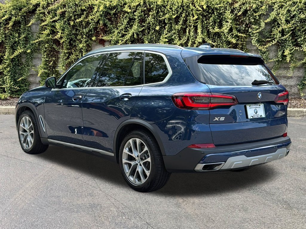 Used 2021 Phytonic Blue Metallic BMW xDrive40i image 6