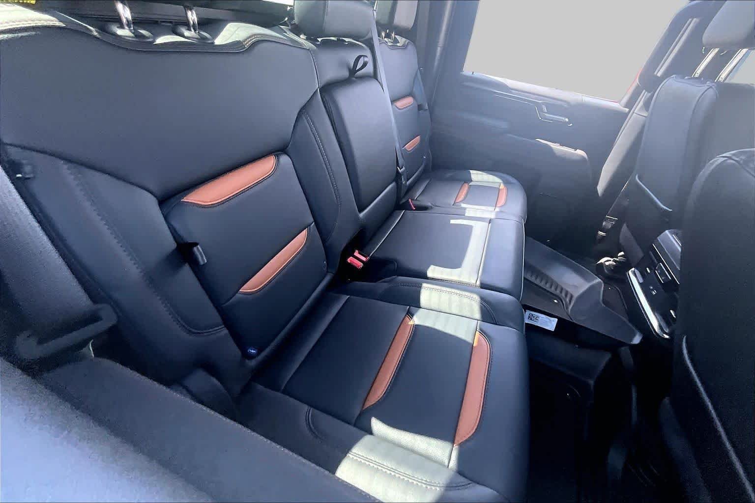 Used 2025 Onyx Black GMC AT4 image 18
