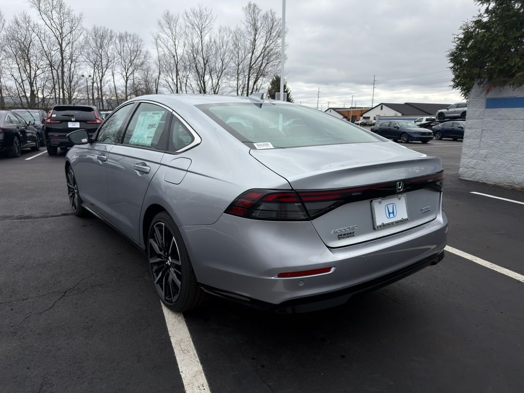New 2026 Solar Silver Metallic Honda Touring image 3