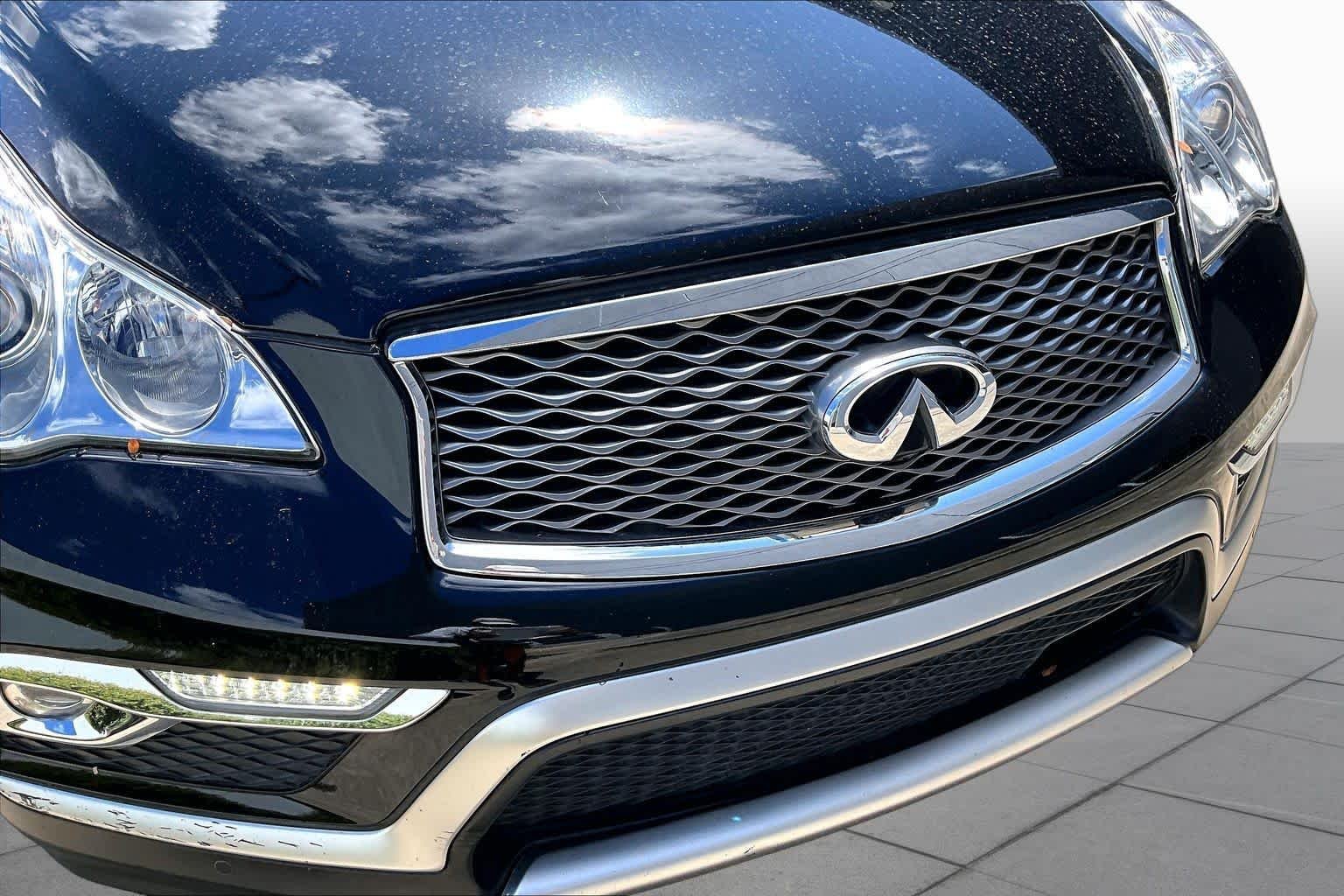 Used 2017 Black Obsidian INFINITI  image 30