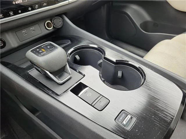 Used 2025 Super Black Nissan SV Front-Wheel Drive image 18
