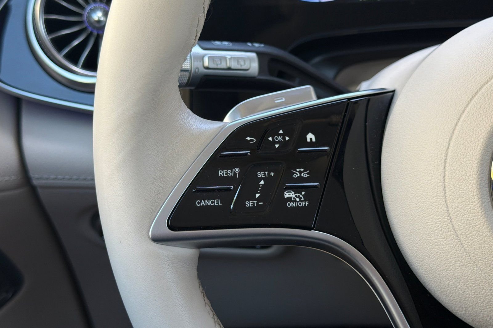 Certified Used 2023 White Mercedes-Benz 580 image 27