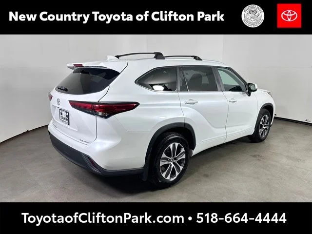 Used 2023 Beige Toyota XLE image 3