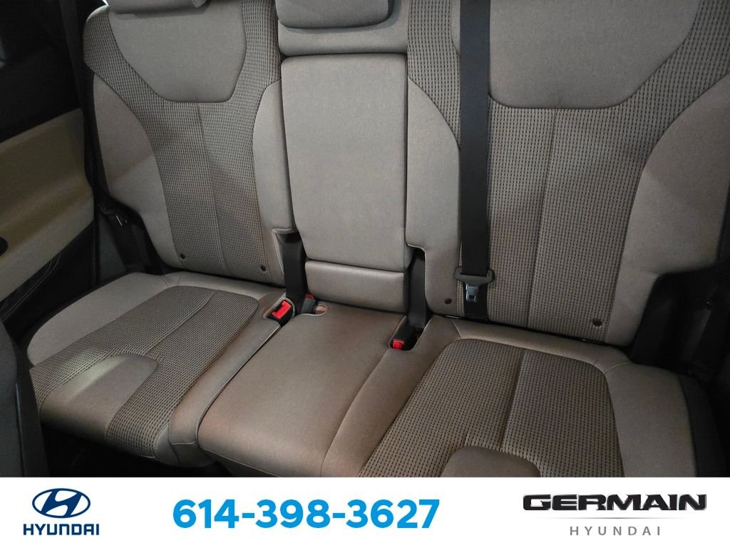 Used 2023 Red Hyundai SE image 19