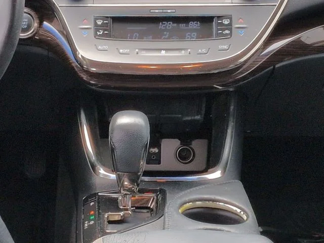 Used 2014 2014 TOYOTA AVALON BASE Toyota XLE Premium image 18