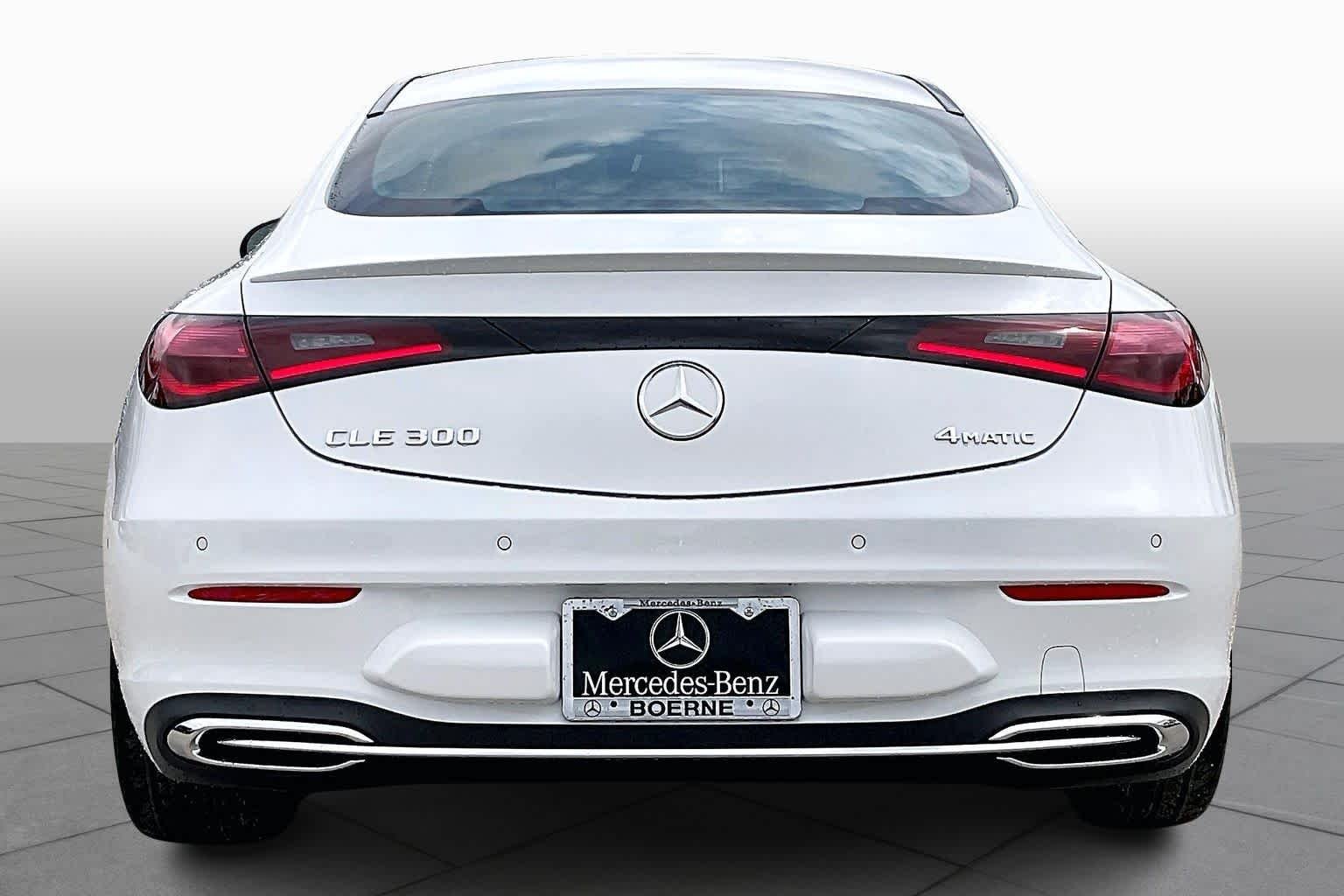New 2026 MANUFAKTUR Moonlight White Metallic Mercedes-Benz CLE 300 image 4