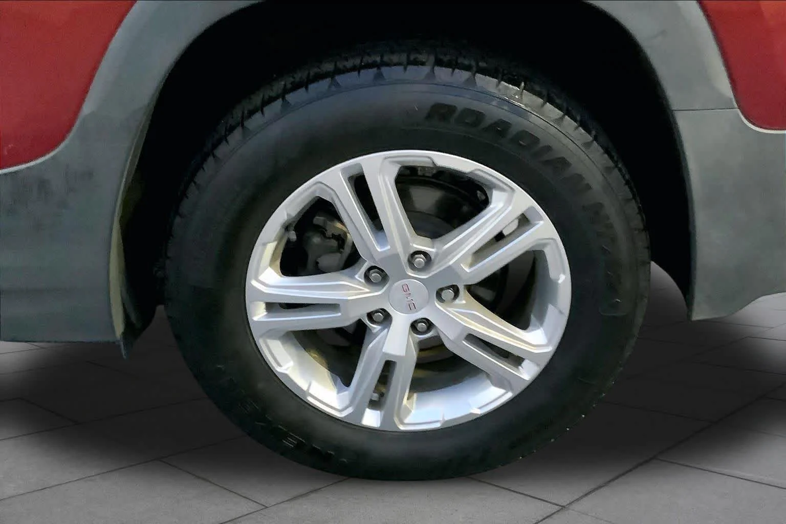 Used 2019 Red Quartz Tintcoat GMC SLE image 10