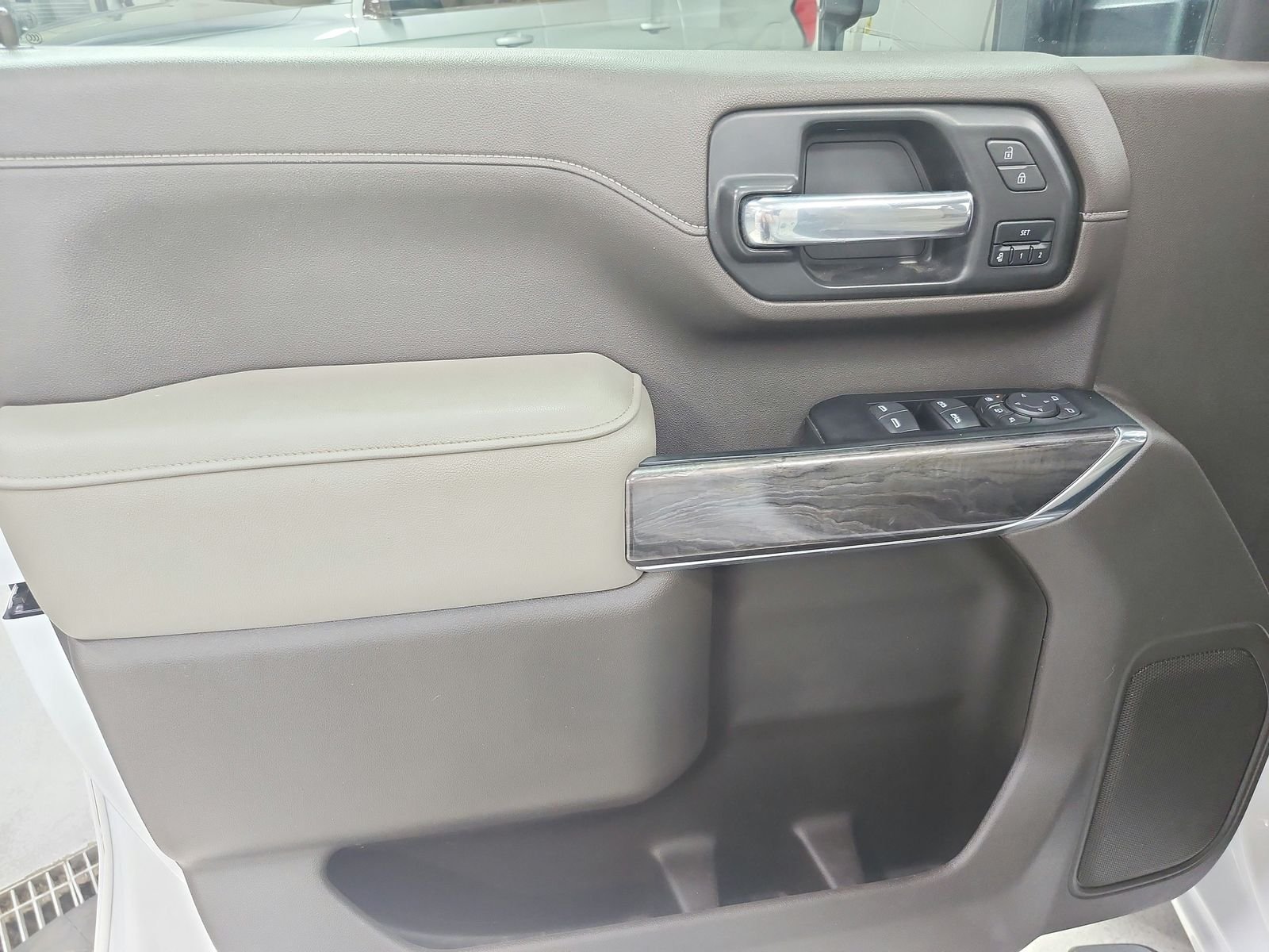 Used 2023 Summit White Chevrolet LTZ image 34