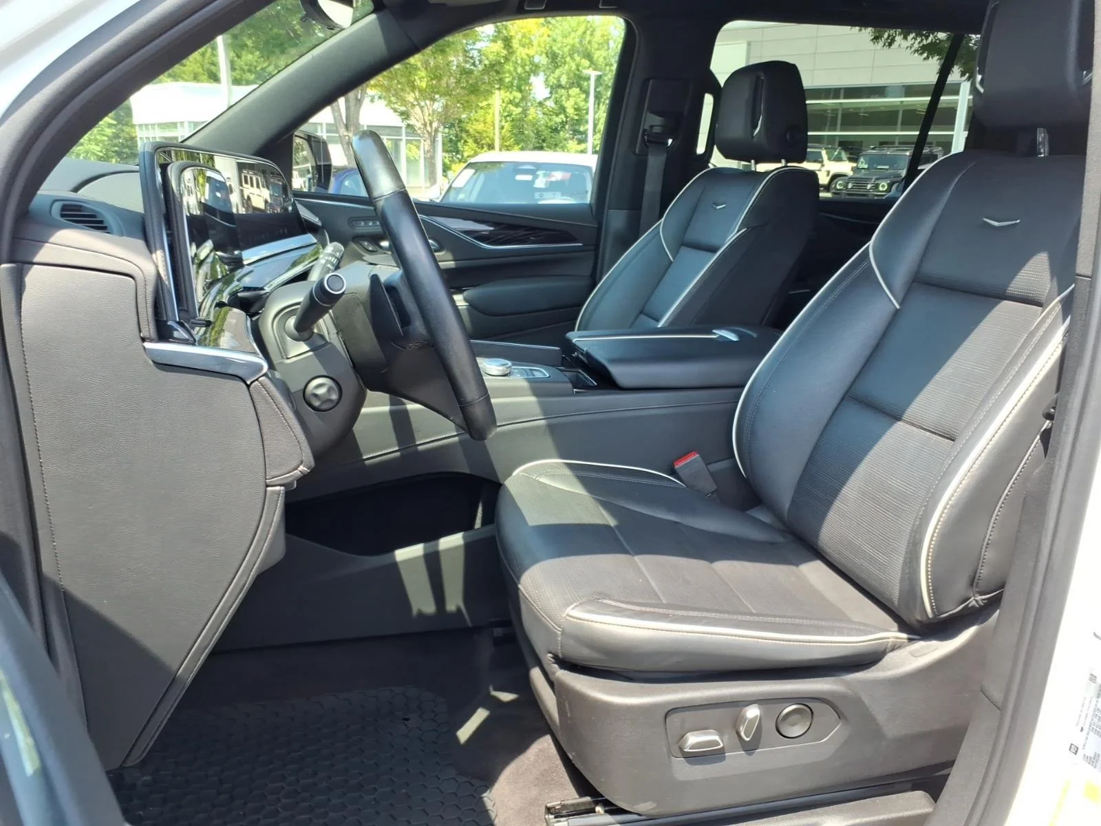 Used 2023 Crystal White Tricoat Cadillac 4WD Sport image 14
