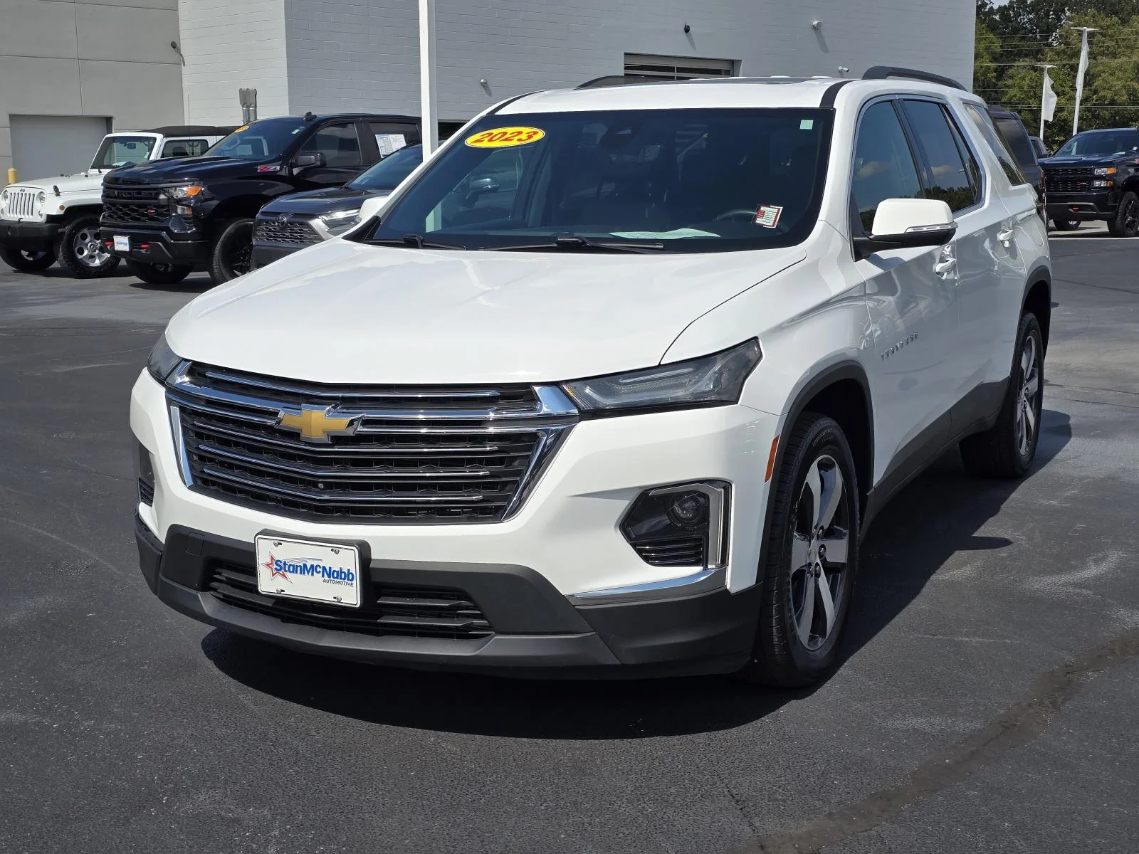 Used 2023 SUMMIT WHITE Chevrolet LT Leather image 3