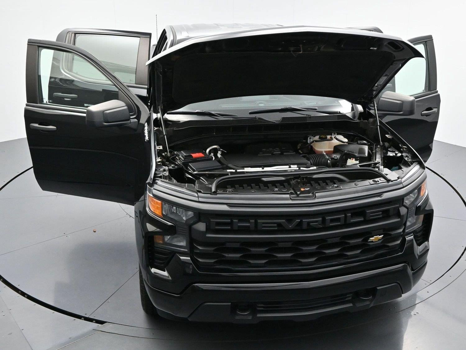 Used 2024 Black Chevrolet Custom image 40