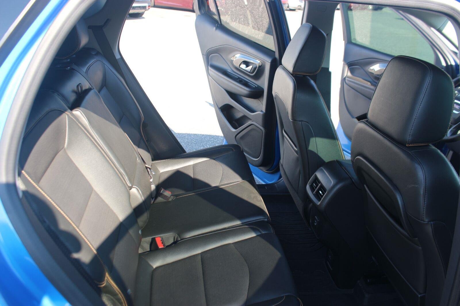 Used 2024 Riptide Metallic GMC AT4 image 38