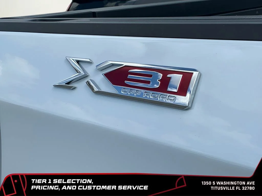 New 2026 Glacier White Tricoat GMC SLT image 21
