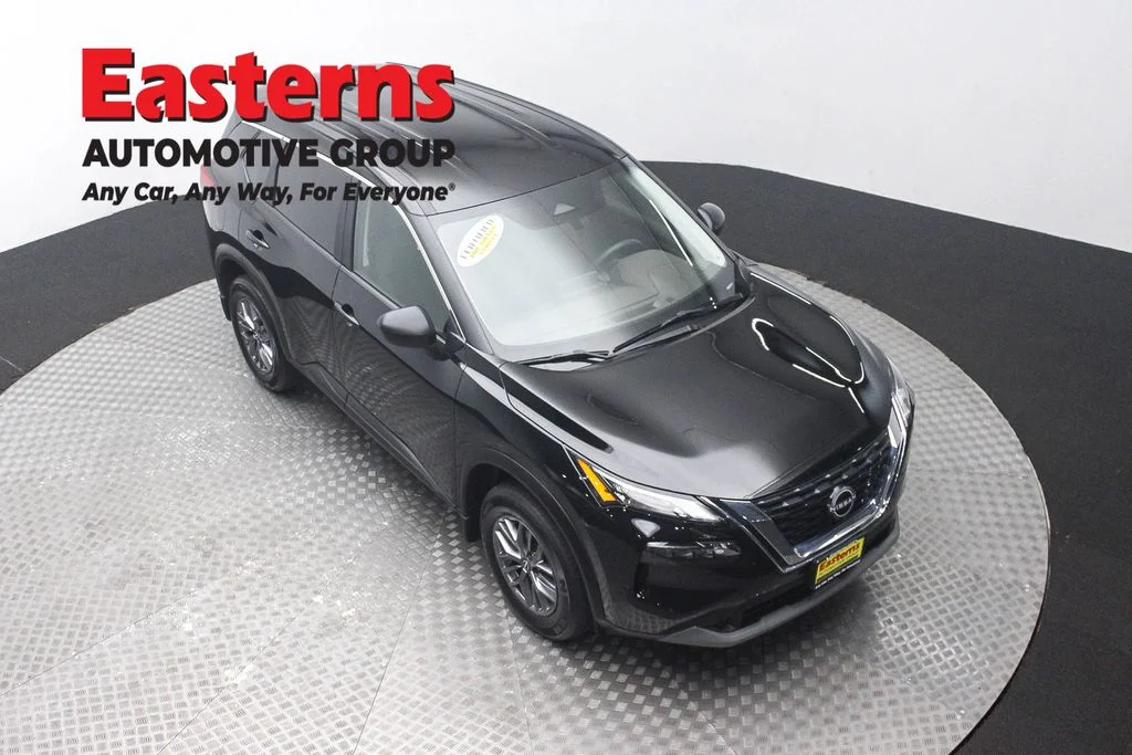 Used 2023 Black Nissan S image 3