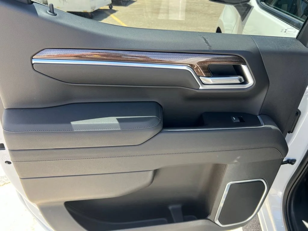 New 2026 Summit White Chevrolet LT image 20