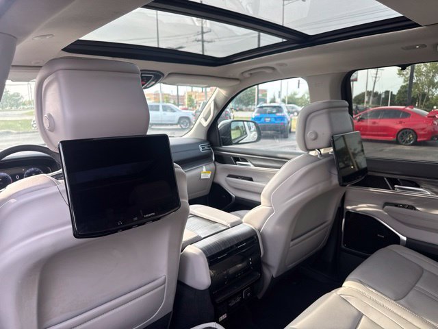 Used 2024 White Jeep Series III image 11