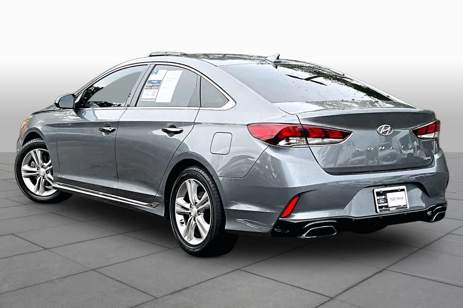 Used 2018 Machine Gray Hyundai Sport image 12