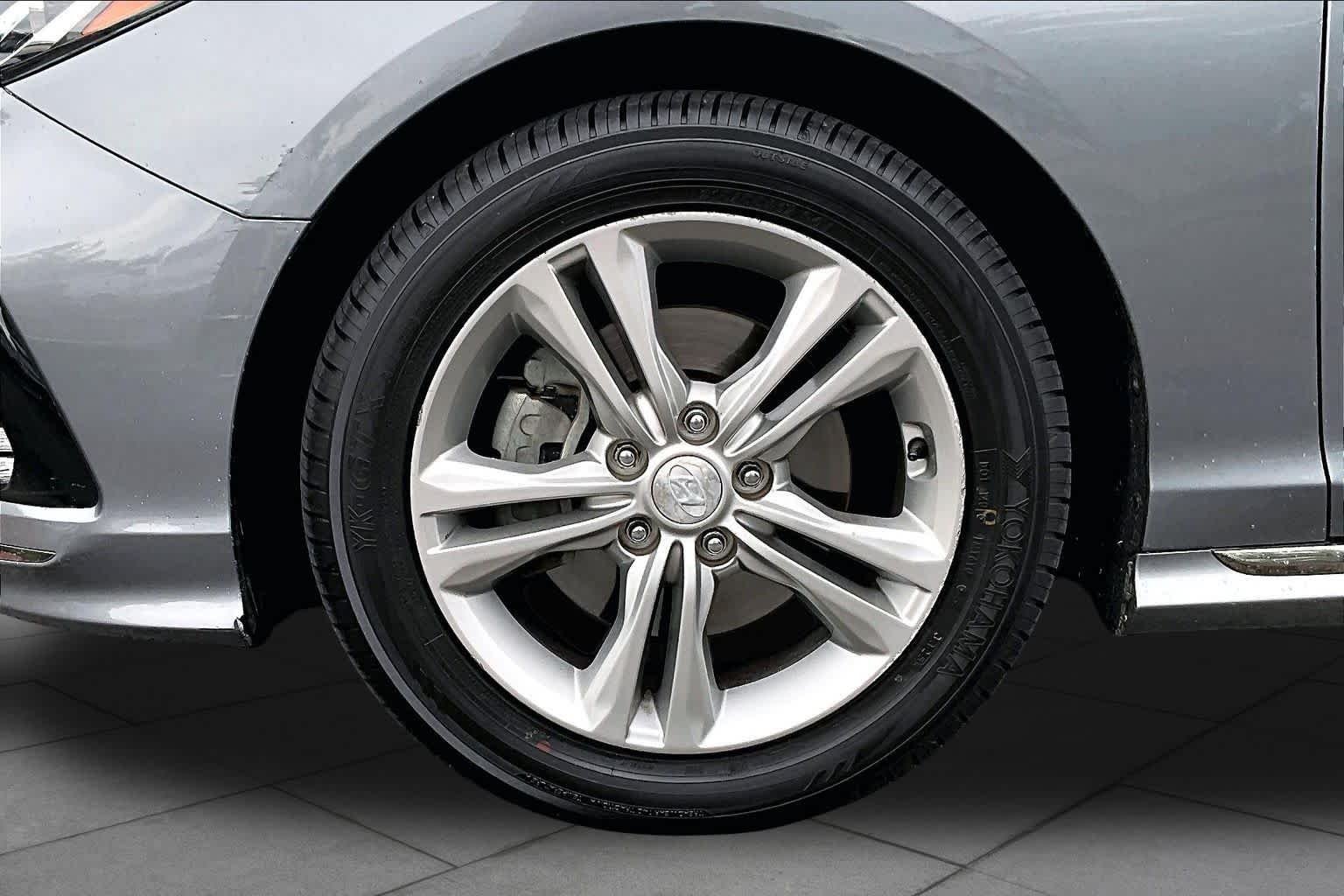 Used 2018 Machine Gray Hyundai Sport image 11