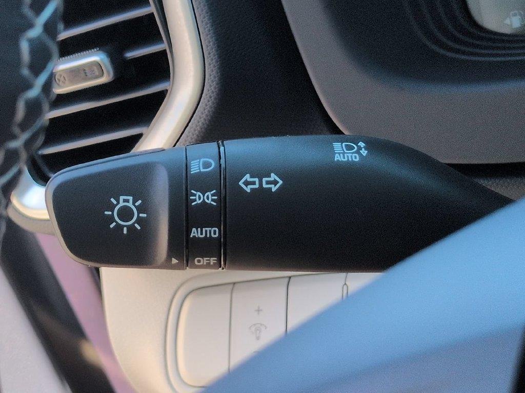 New 2026 White Hyundai SEL w/Two-Tone Roof image 38