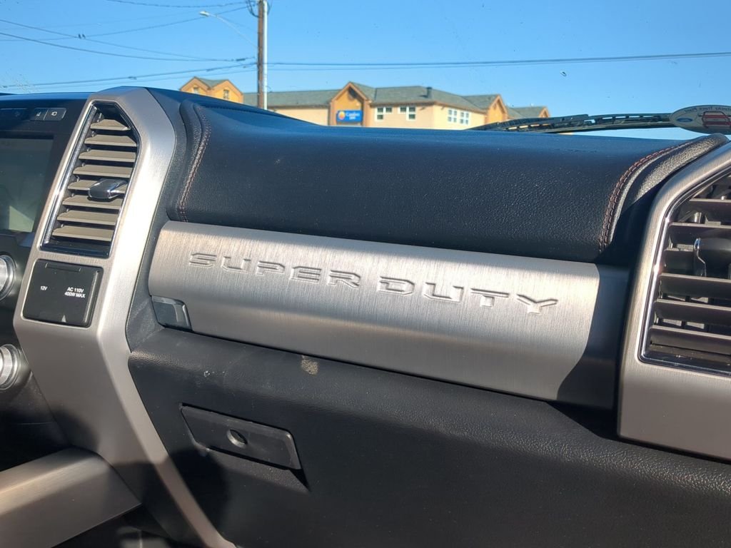 Used 2020 White Ford Platinum image 27