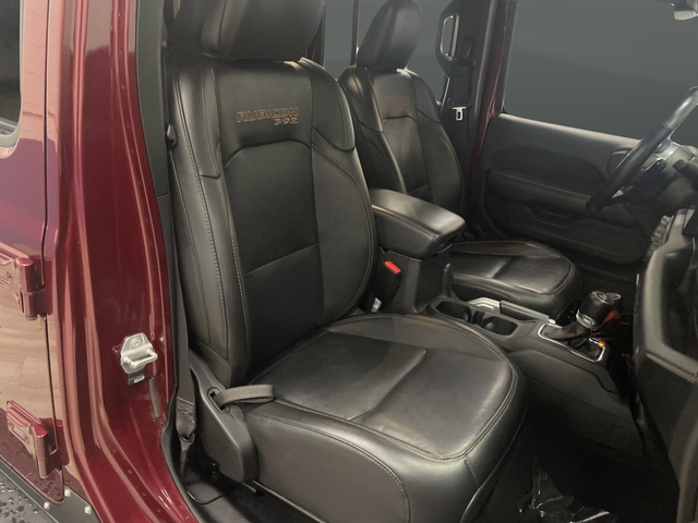 Used 2021 Snazzberry Pearlcoat Jeep Unlimited Rubicon 392 image 31
