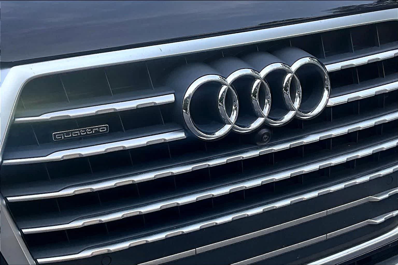 Used 2019 Orca Black Metallic Audi SE Premium Plus image 29