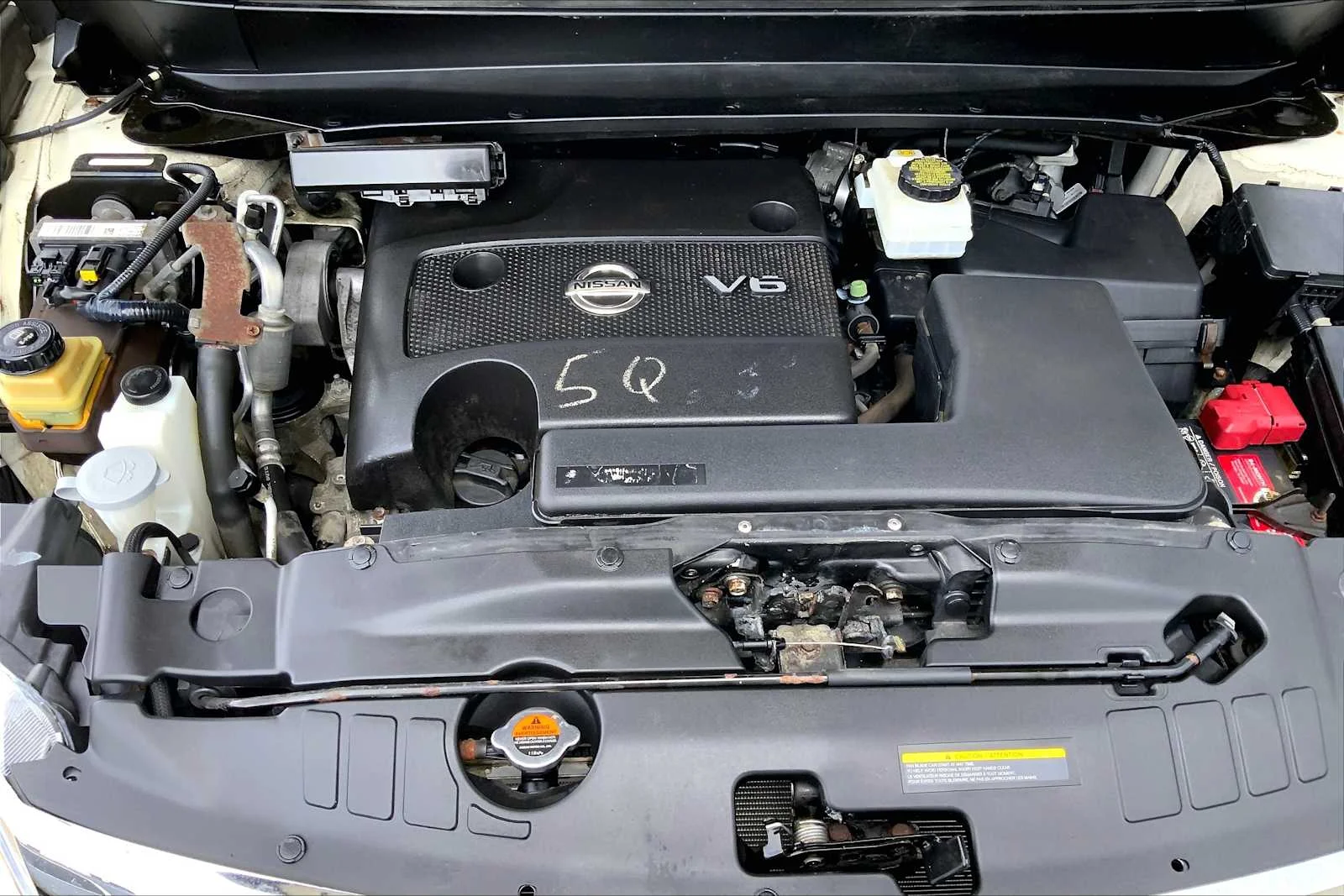 Used 2016 Pearl White Nissan SL image 30