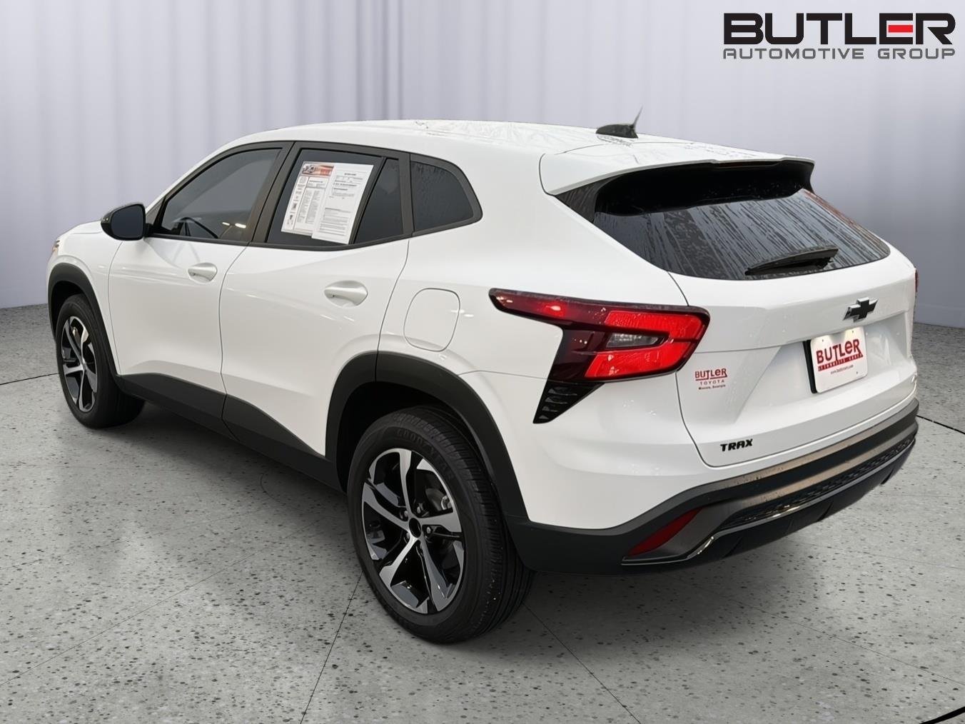 Used 2025 Summit White Chevrolet 1RS image 4
