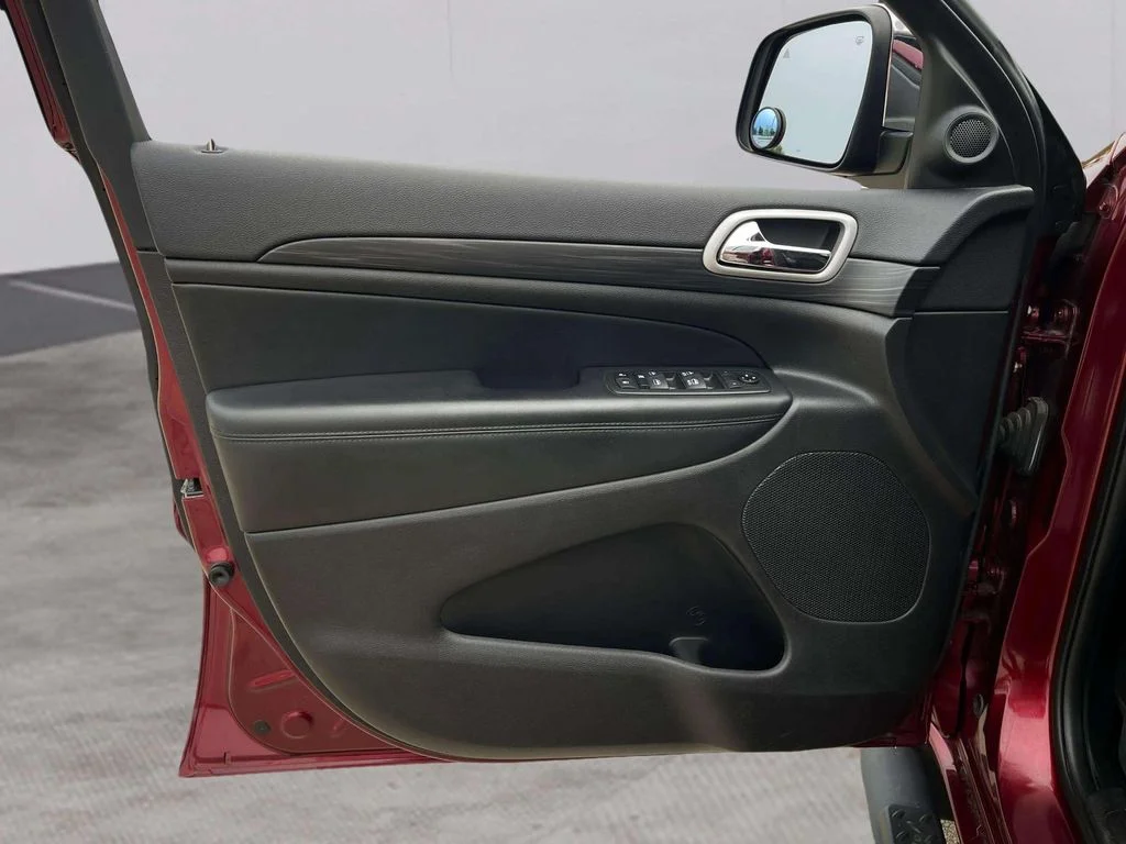 Used 2021 Velvet Red Pearlcoat Jeep Altitude image 22