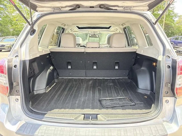 Used 2016 Silver Subaru 2.5i Touring image 29