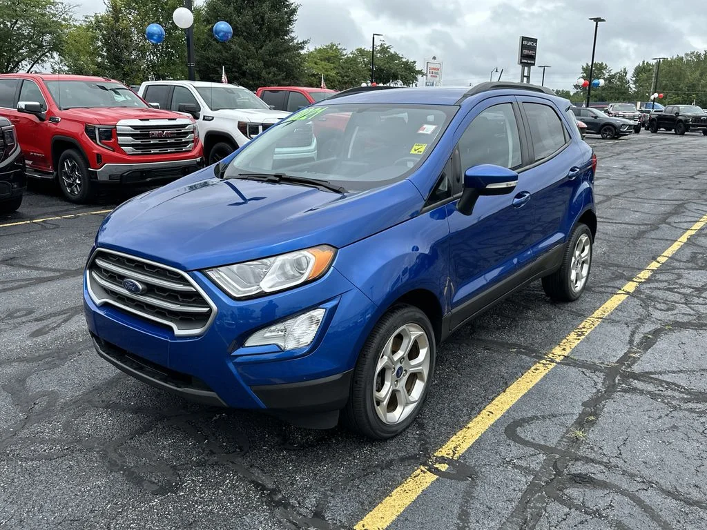Used 2021 Blue Ford SE image 4