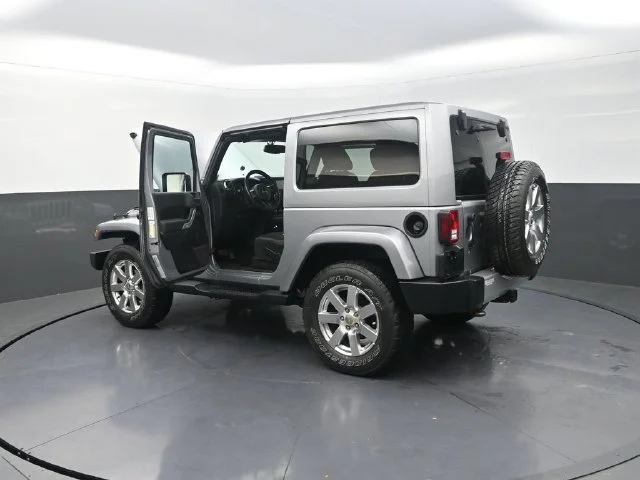 Used 2013 Silver Jeep Sahara image 40