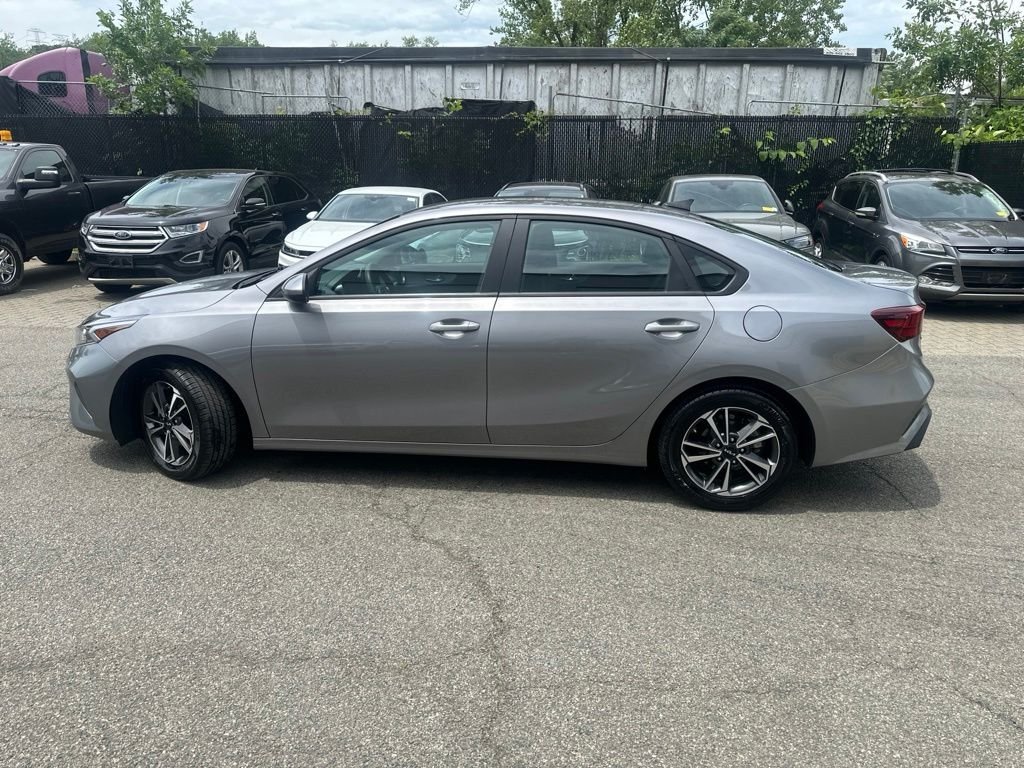 Used 2024 Gray Kia LXS image 3
