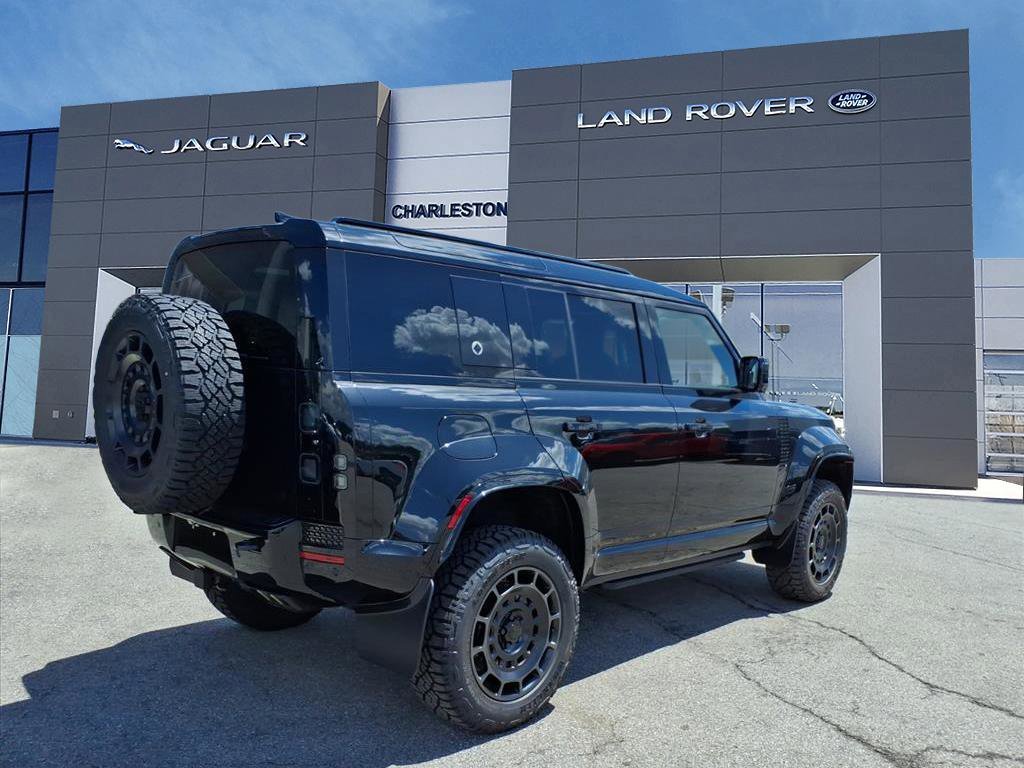 New 2026 Narvik Black Land Rover OCTA Black image 5